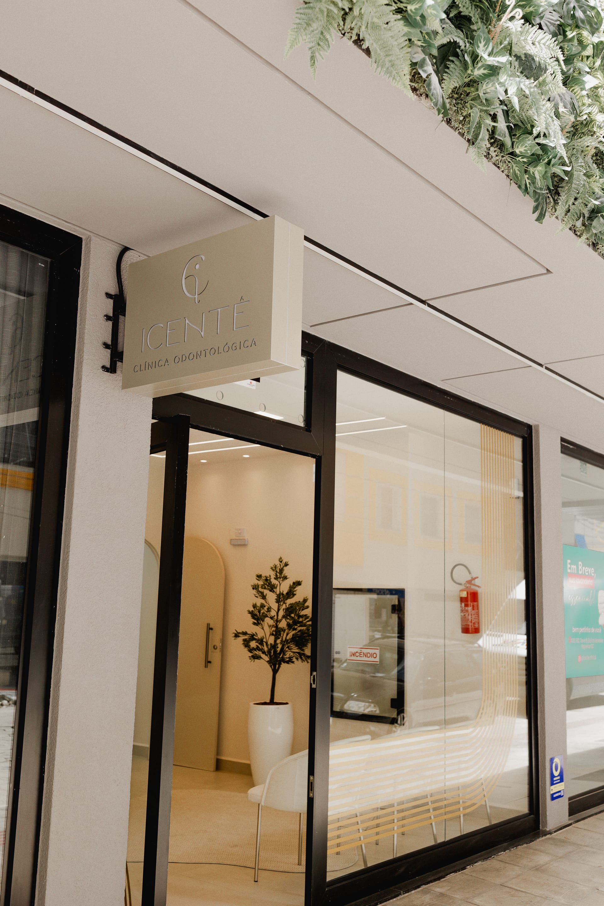 Fachada do edifício onde fica a Clínica Icentê